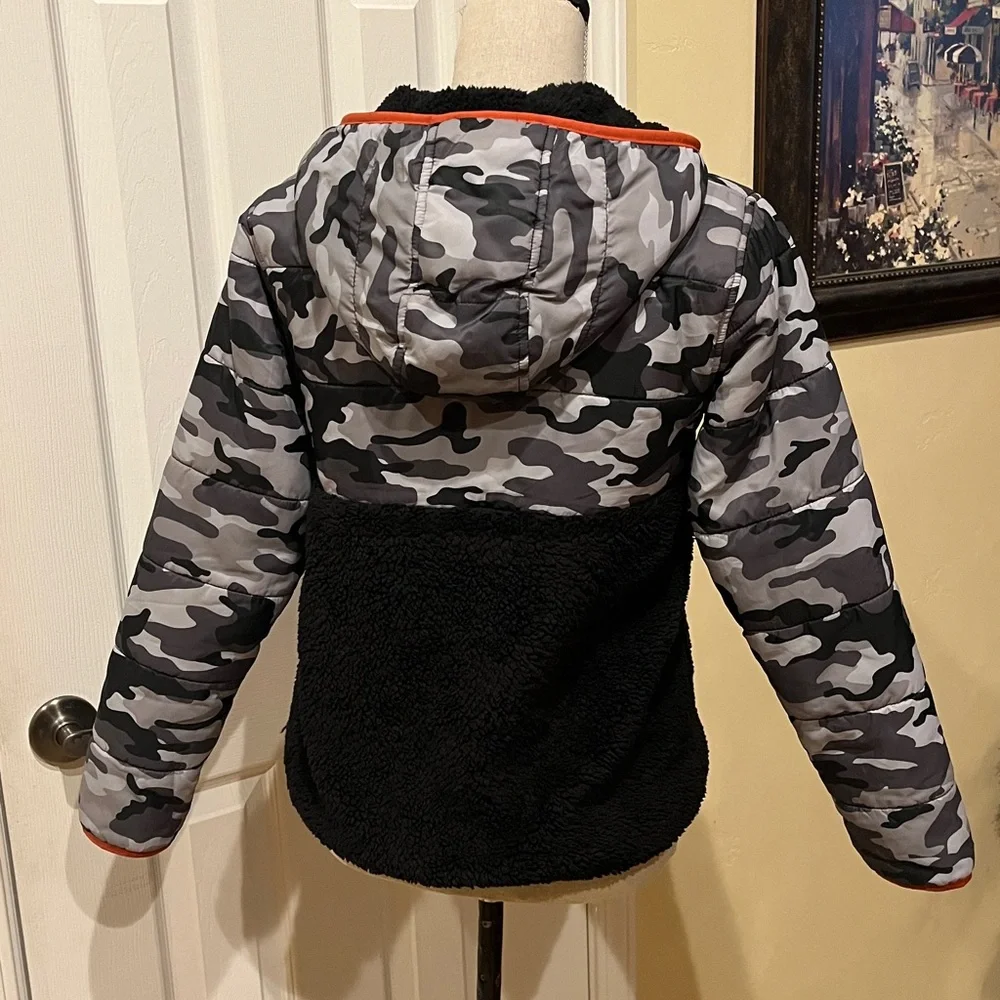 Bass Pro Shops Outdoor Kids Camo/Sherpa Hooded Pullover Jacket - Picture 4 of 5